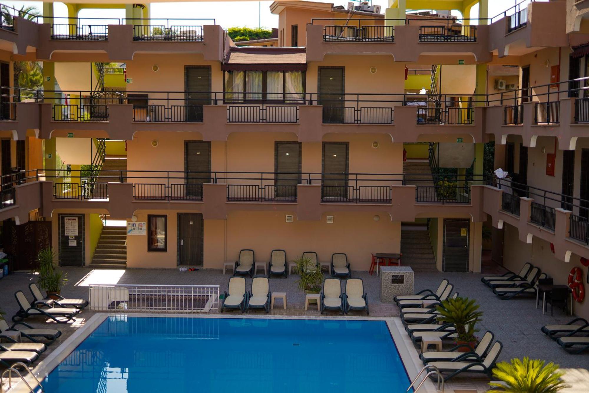 Aleria Belport Beach Hotel เบลดิบี ภายนอก รูปภาพ