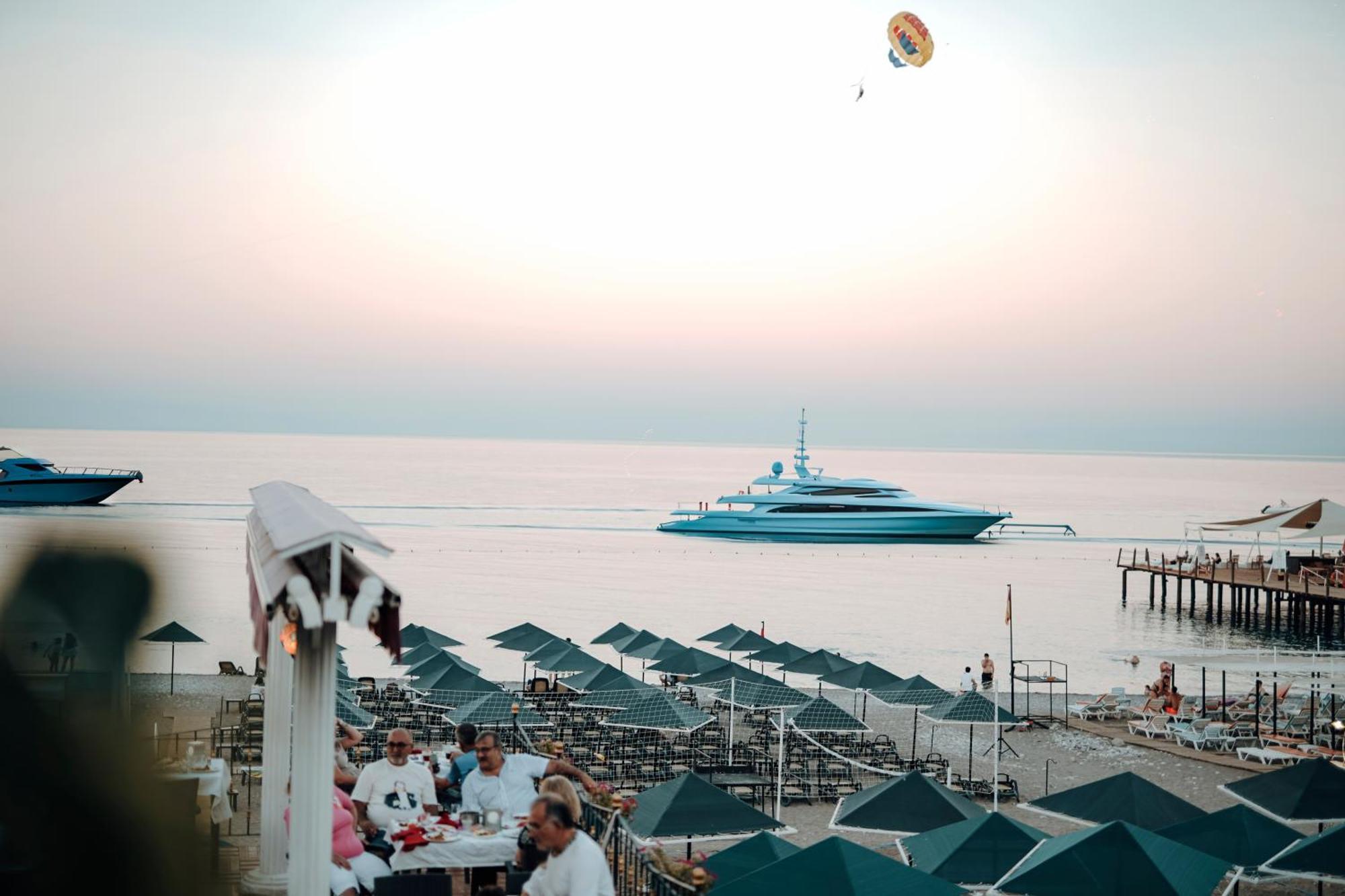 Aleria Belport Beach Hotel เบลดิบี ภายนอก รูปภาพ