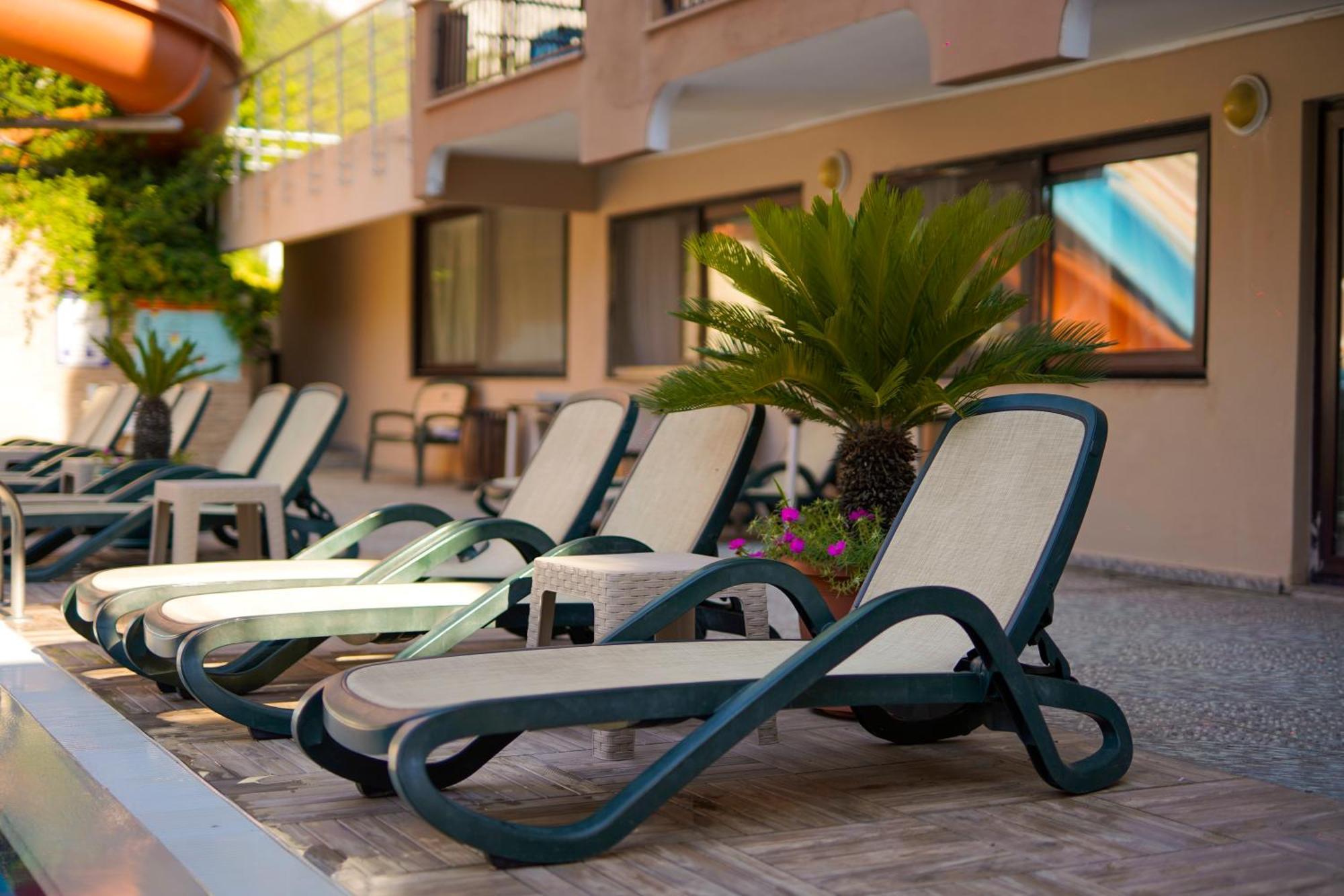 Aleria Belport Beach Hotel เบลดิบี ภายนอก รูปภาพ