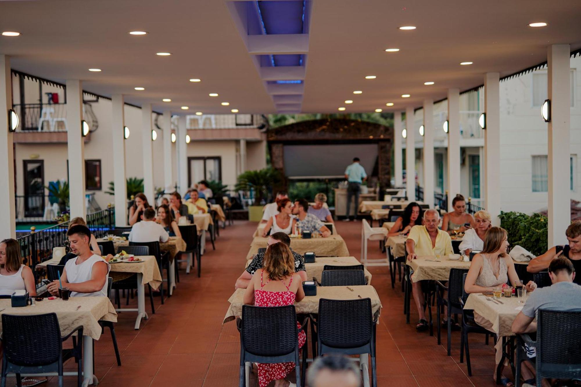 Aleria Belport Beach Hotel เบลดิบี ภายนอก รูปภาพ