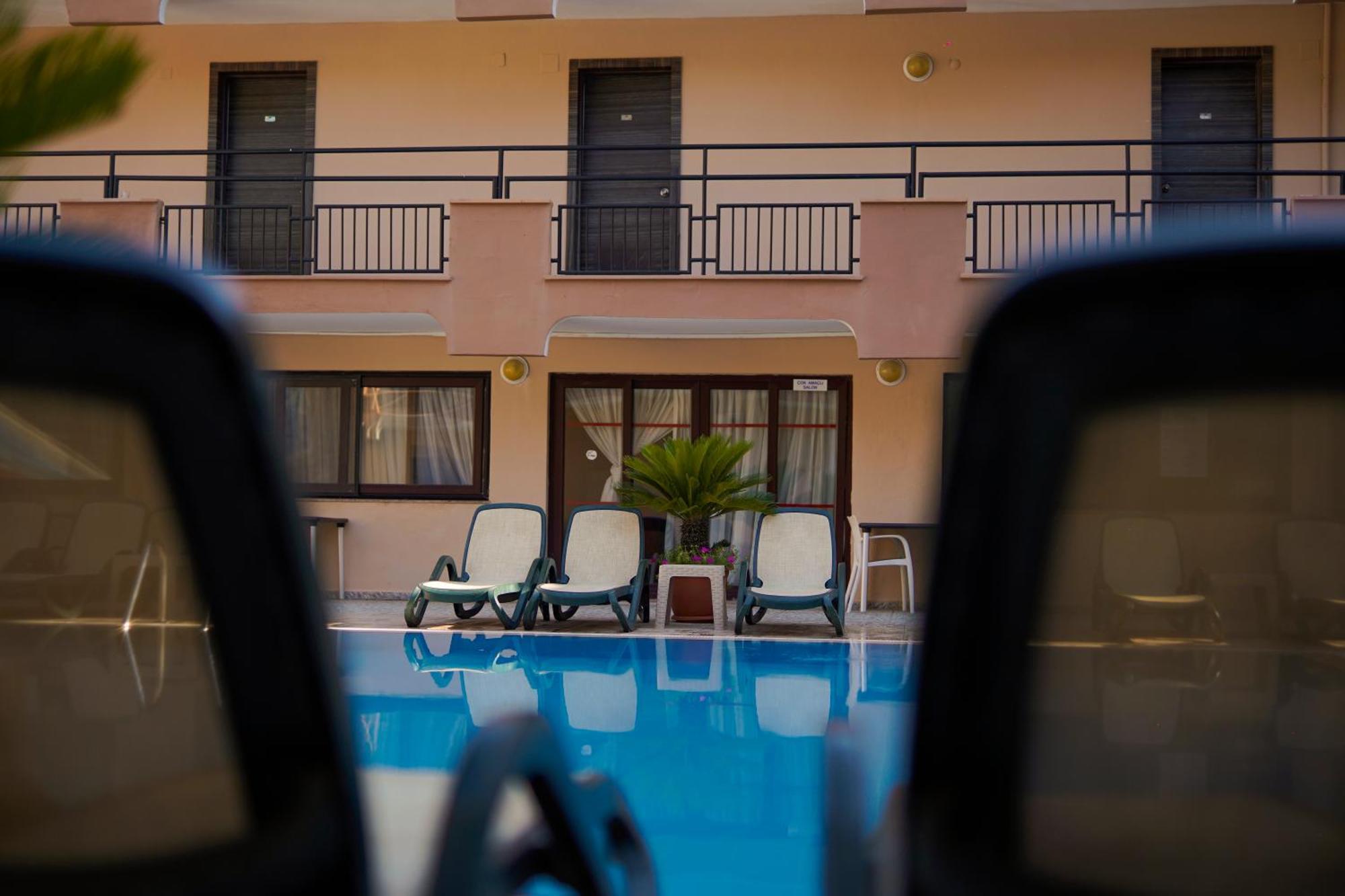 Aleria Belport Beach Hotel เบลดิบี ภายนอก รูปภาพ
