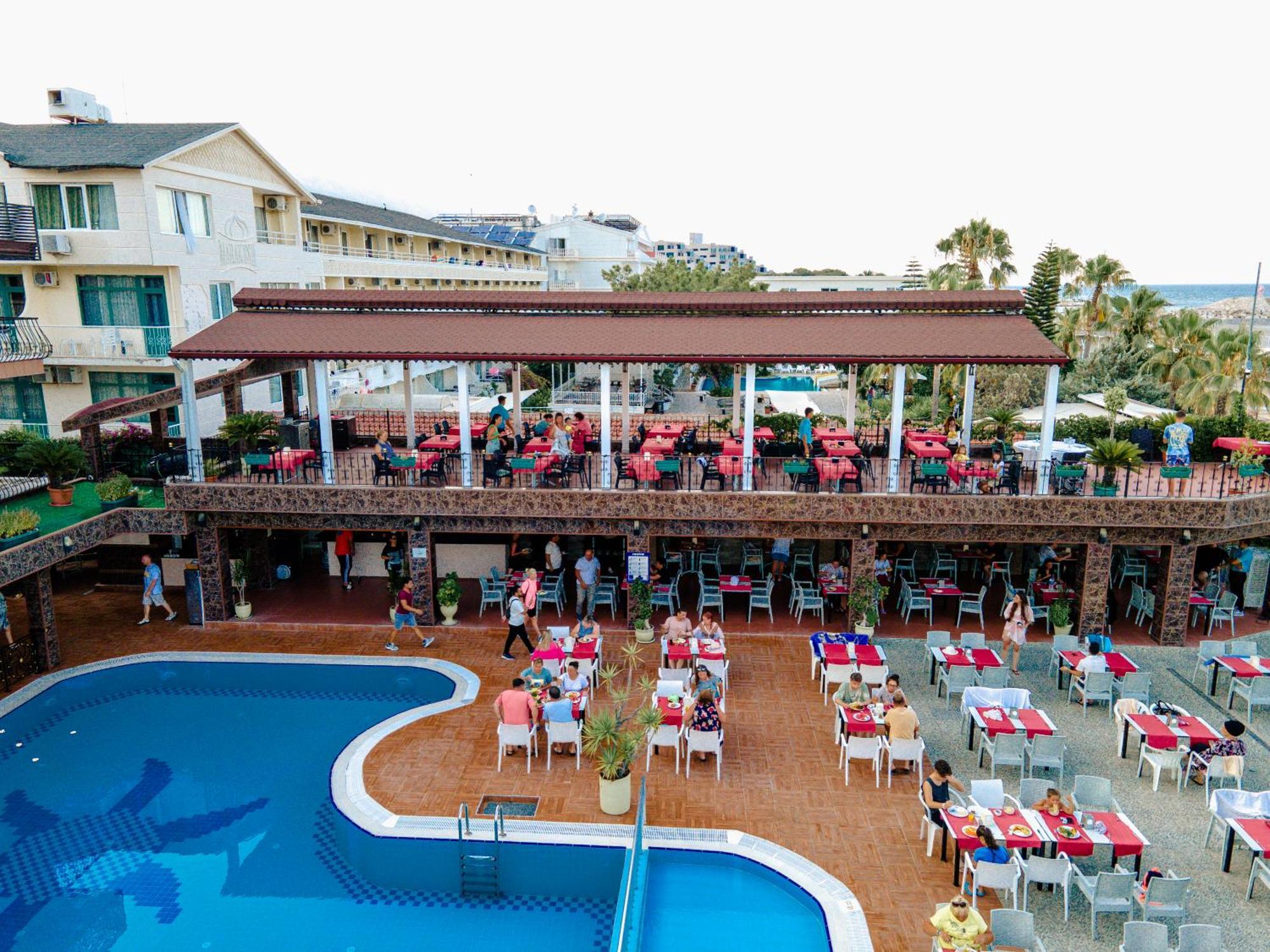 Aleria Belport Beach Hotel เบลดิบี ภายนอก รูปภาพ