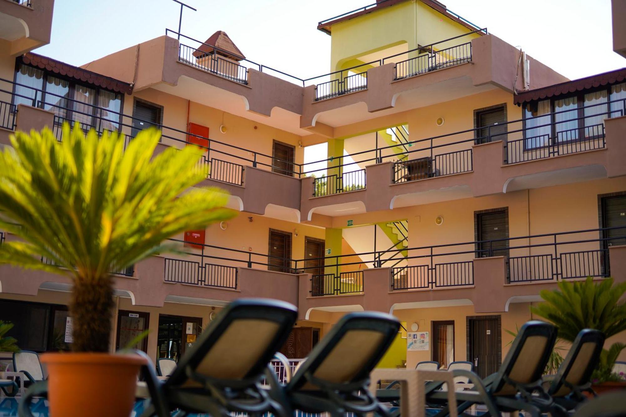 Aleria Belport Beach Hotel เบลดิบี ภายนอก รูปภาพ