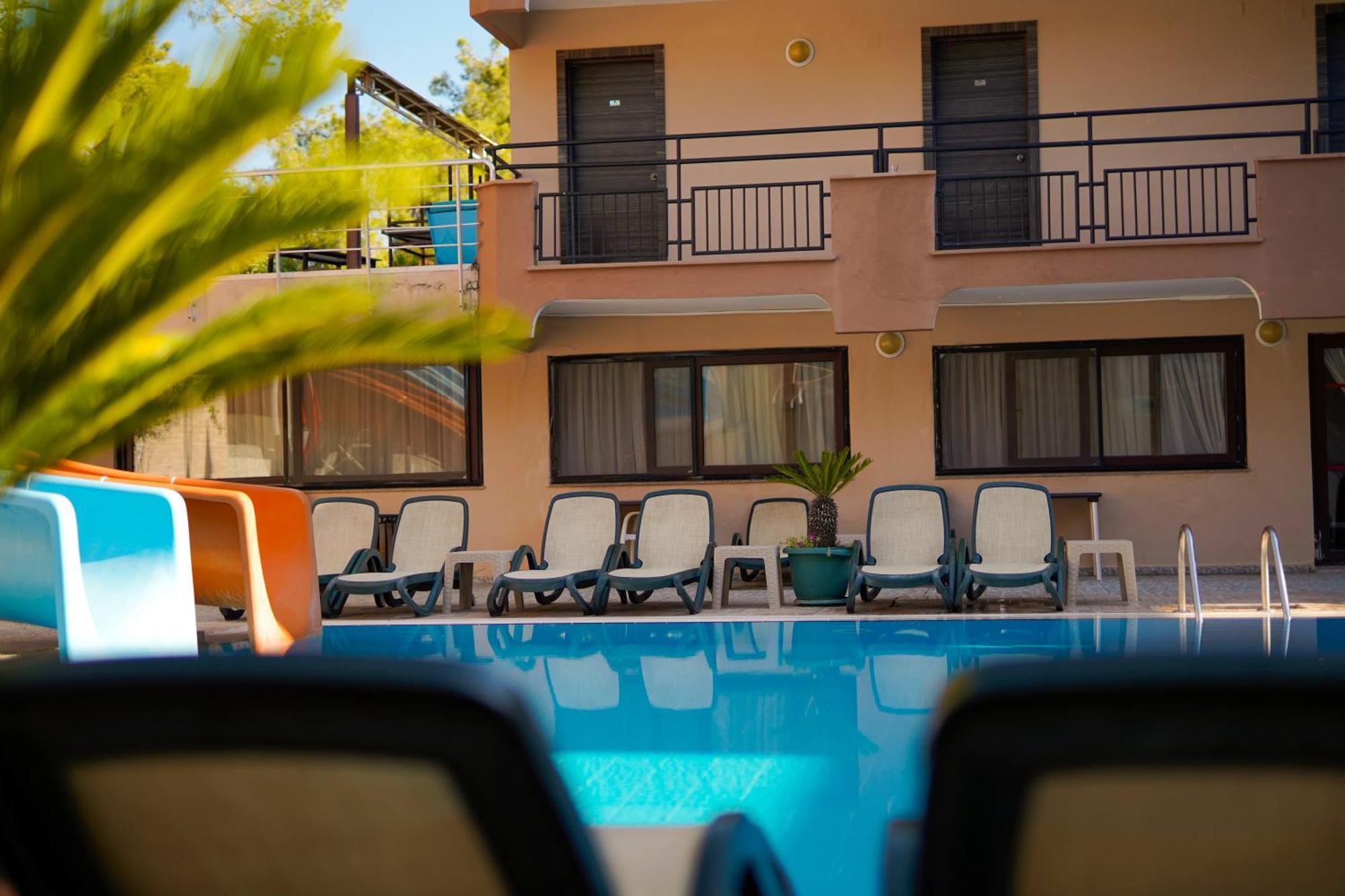 Aleria Belport Beach Hotel เบลดิบี ภายนอก รูปภาพ