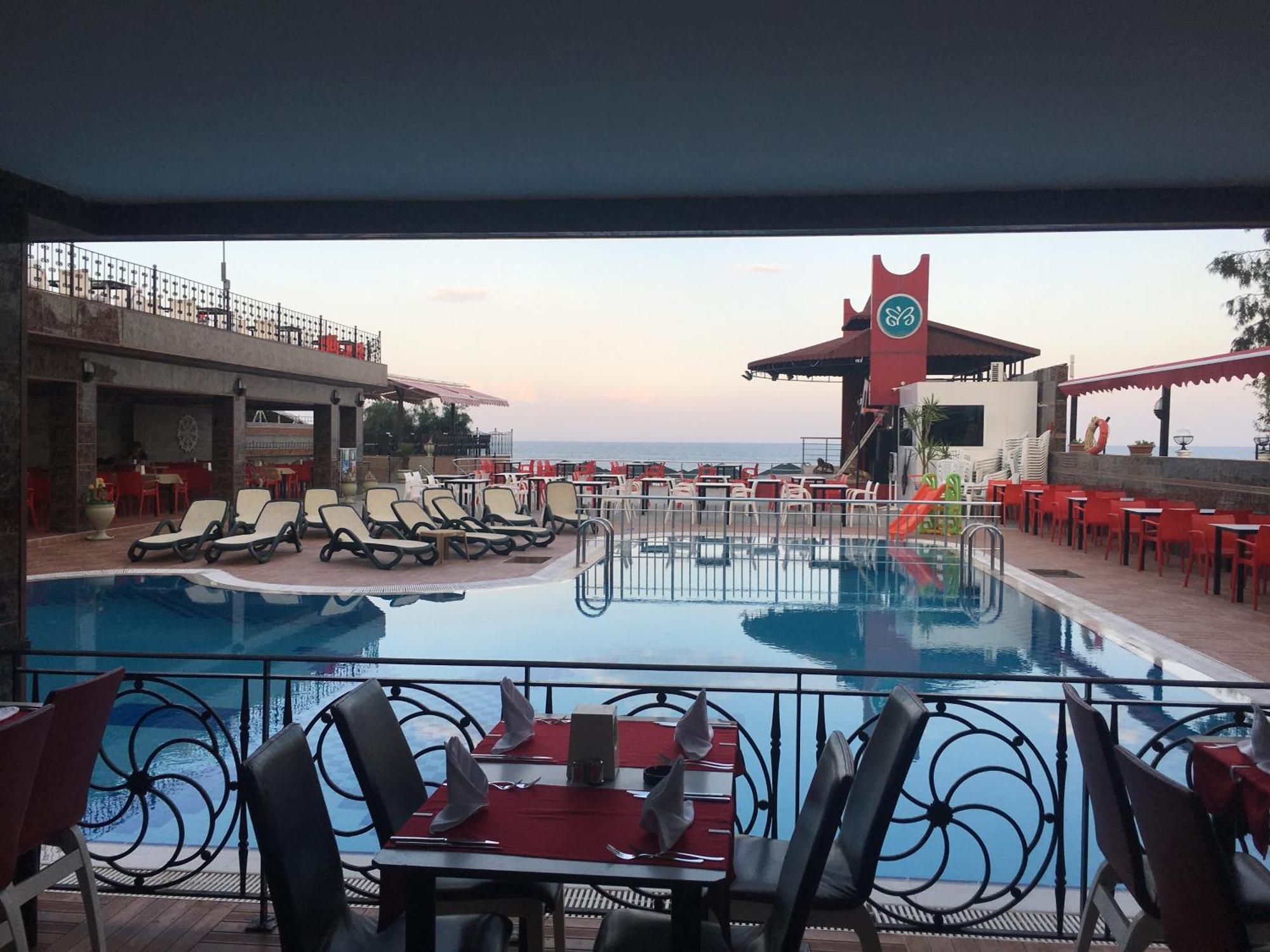 Aleria Belport Beach Hotel เบลดิบี ภายนอก รูปภาพ